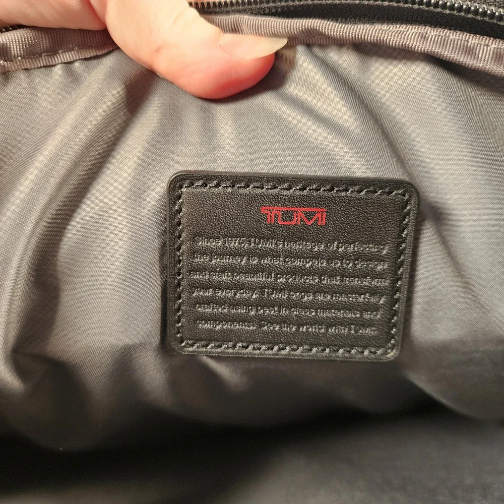 Tumi pre owned